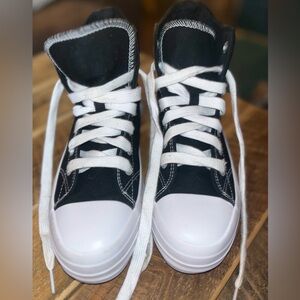 Women’s high-Top/platform Sneakers - Black and White